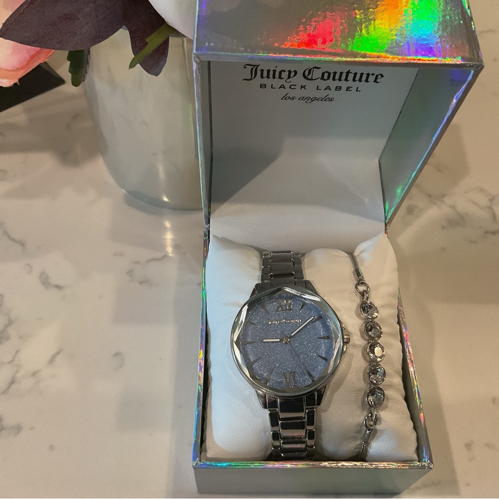 Juicy Couture Glitter Dial Watch and Bracelet Set - Picture 10 of 11